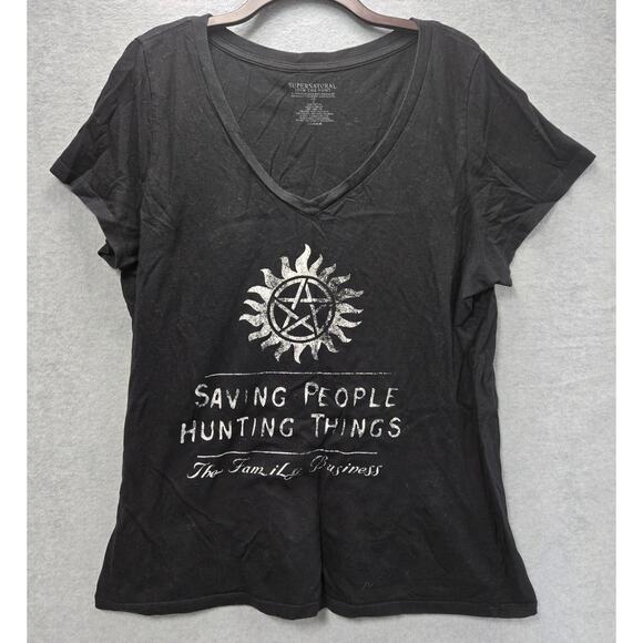 Supernatural Saving People Hunting Things Graphic Tee Size 2X - Picture 1 of 3